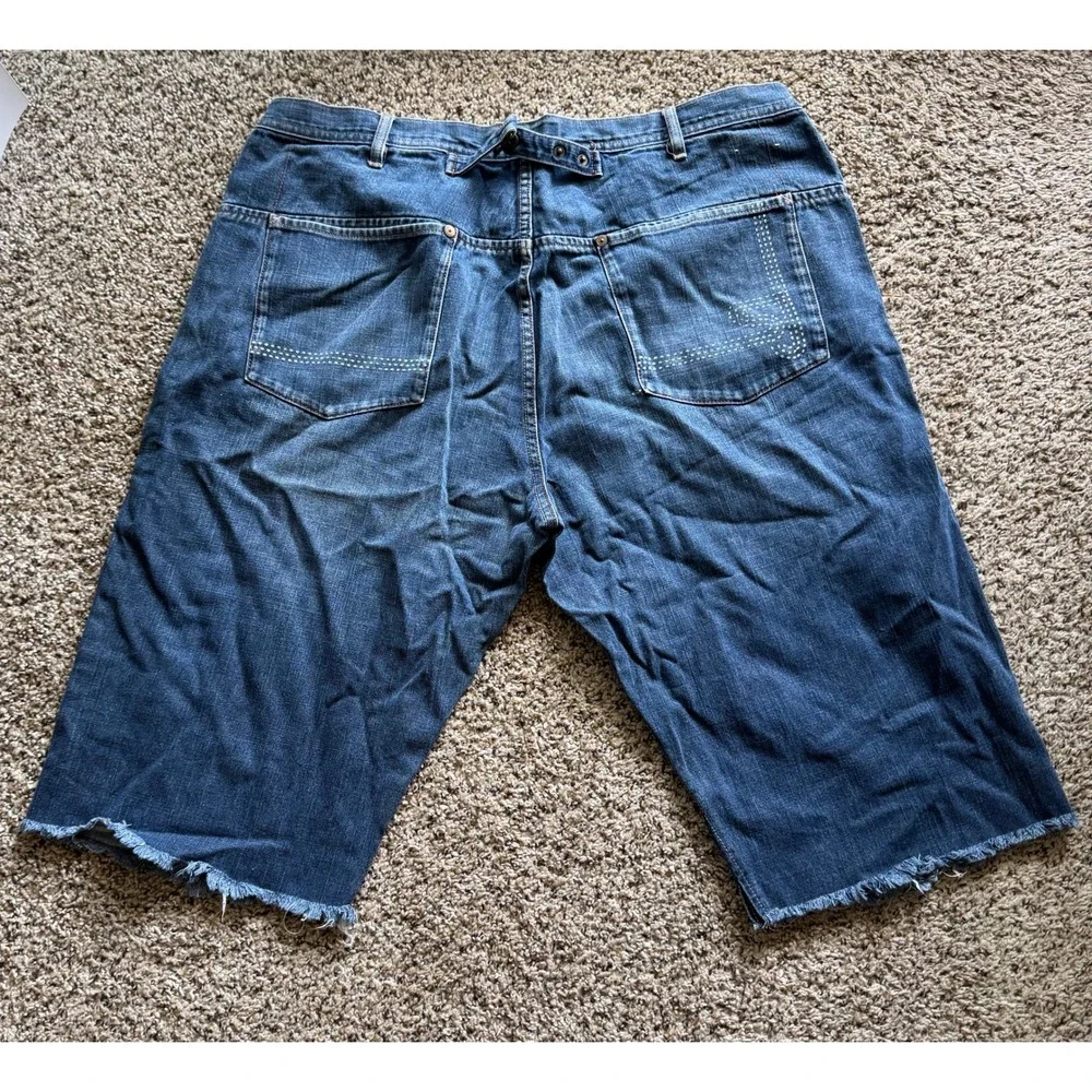 Sean John Mens Denim Shorts Blue Medium Wash Frayed Hem Relaxed Fit Jean Shorts